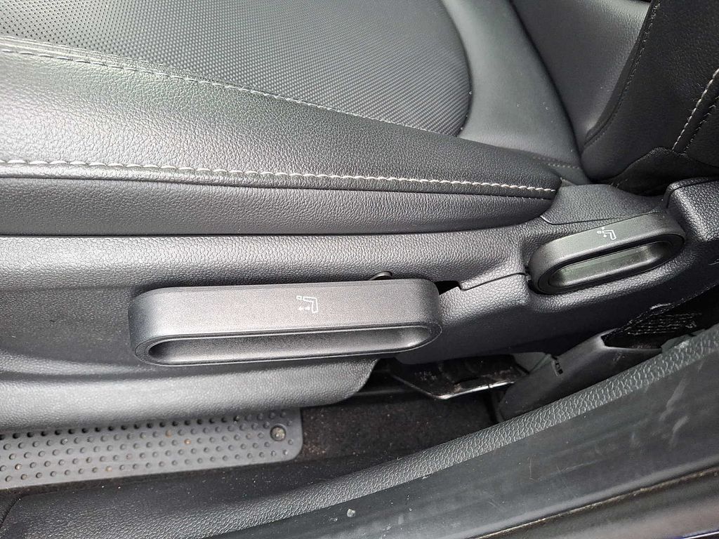 Thumbnail: 2021 MINI Cooper Hardtop - 7