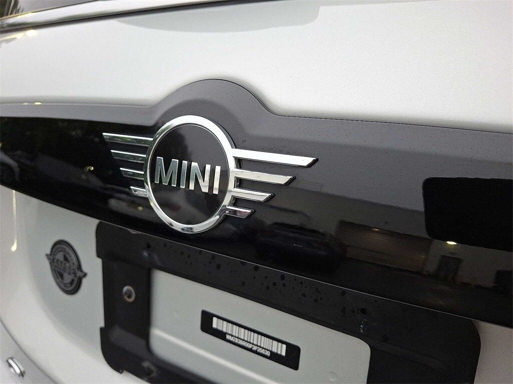 2023 MINI Cooper Countryman Signature 23