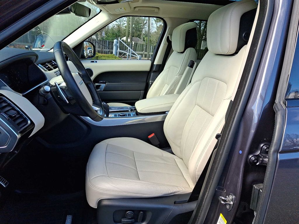 Thumbnail: 2021 Land Rover Range Rover Sport - 10