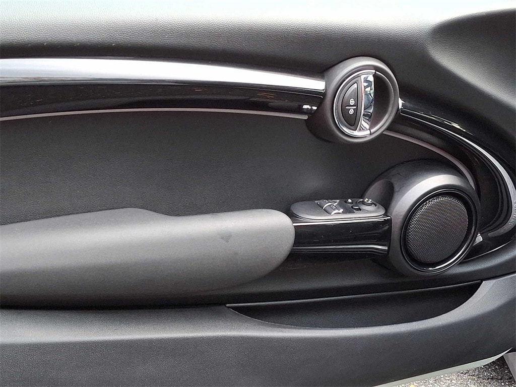 Thumbnail: 2023 MINI Cooper Hardtop - 10