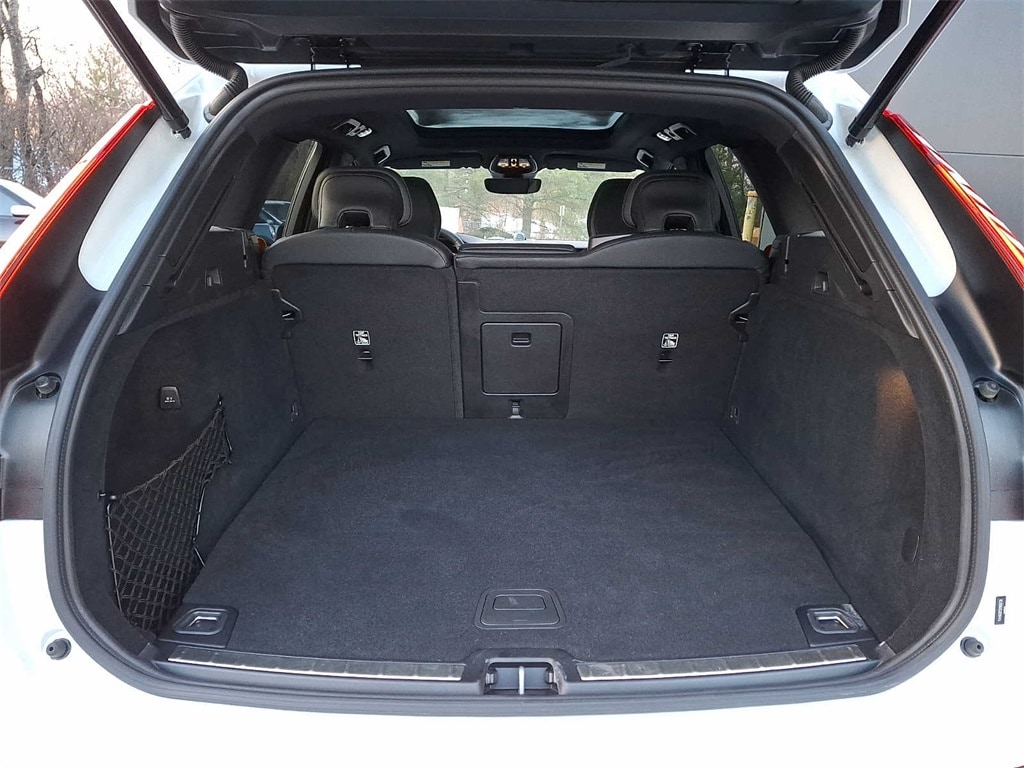 Thumbnail: 2024 Volvo XC60 - 23