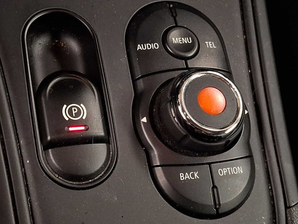 Thumbnail: 2018 MINI Cooper Countryman - 21