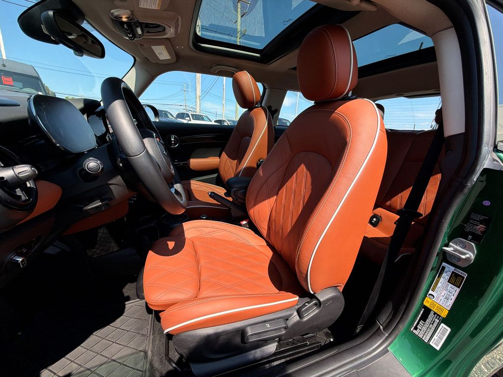 Thumbnail: 2022 MINI Cooper Hardtop - 19