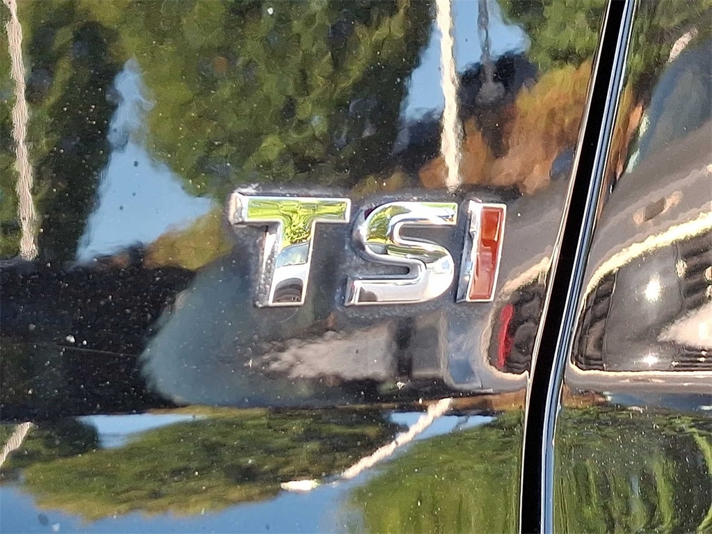 Thumbnail: 2017 Volkswagen Passat - 28
