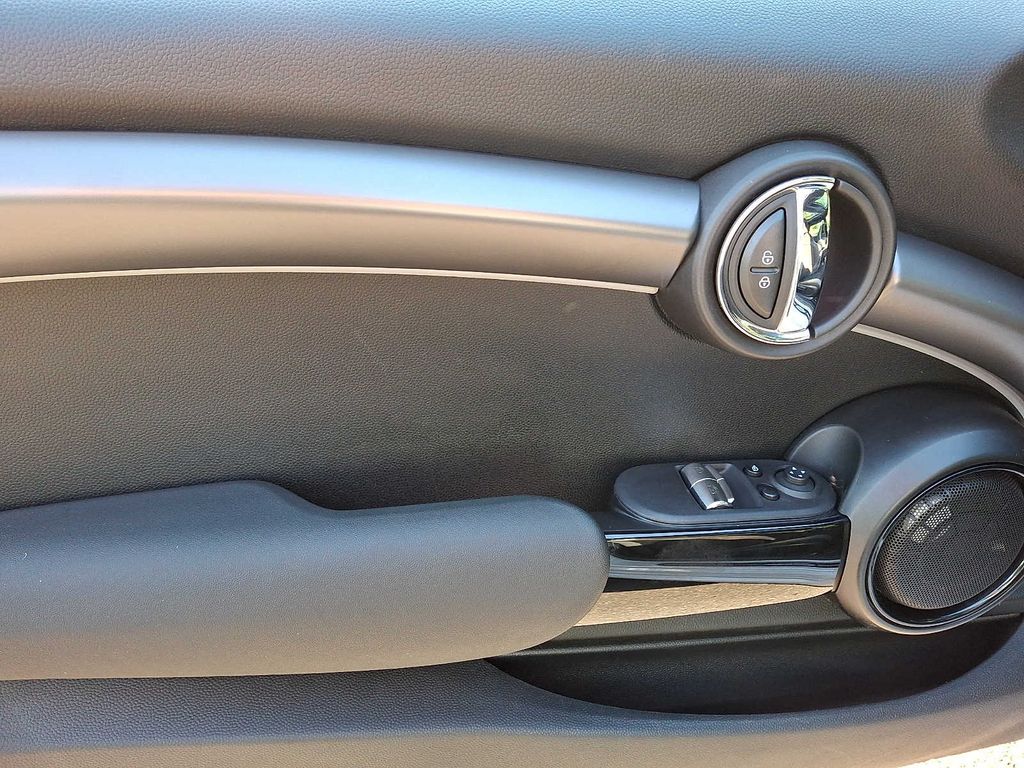 Thumbnail: 2023 MINI Cooper Hardtop - 8
