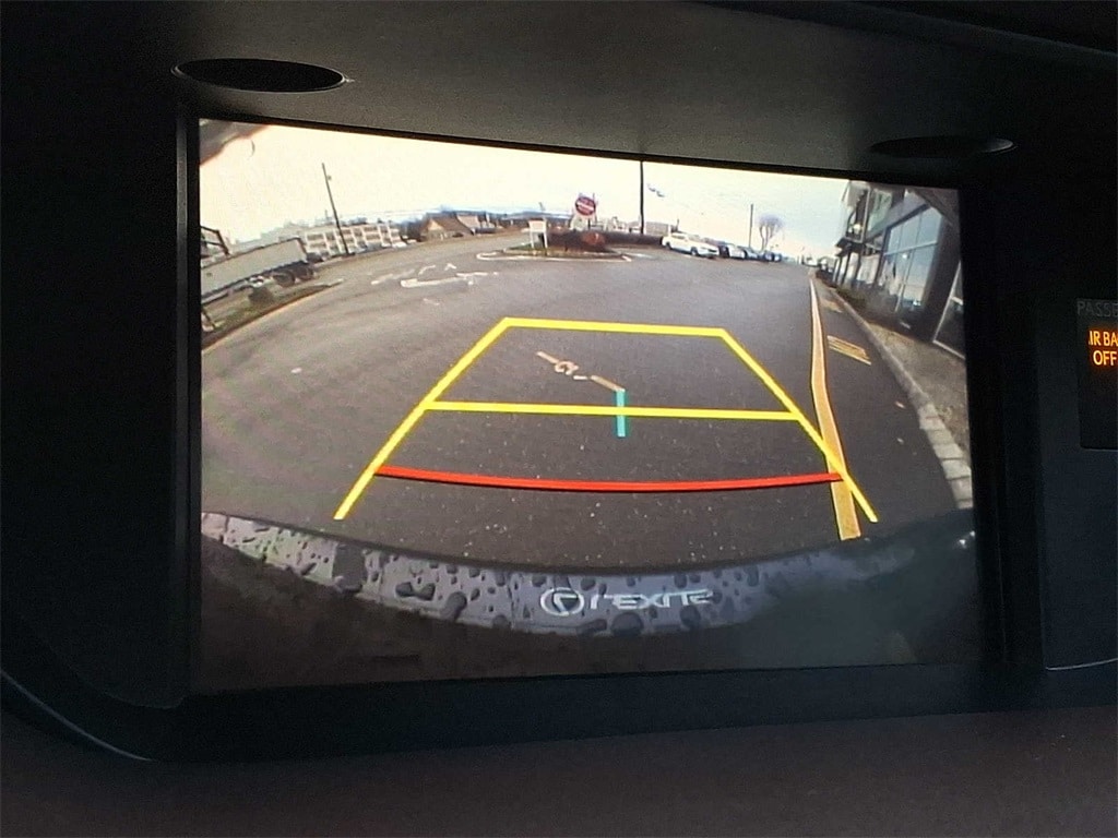 Thumbnail: 2017 Lexus ES - 16