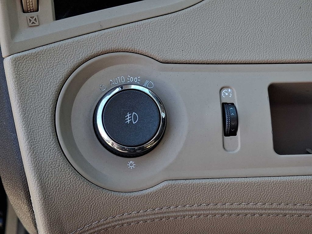 Thumbnail: 2010 Buick LaCrosse - 19