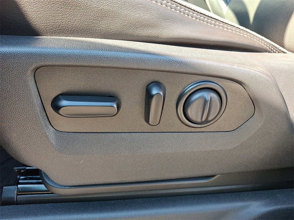 Thumbnail: 2019 Chevrolet Silverado 1500 - 10