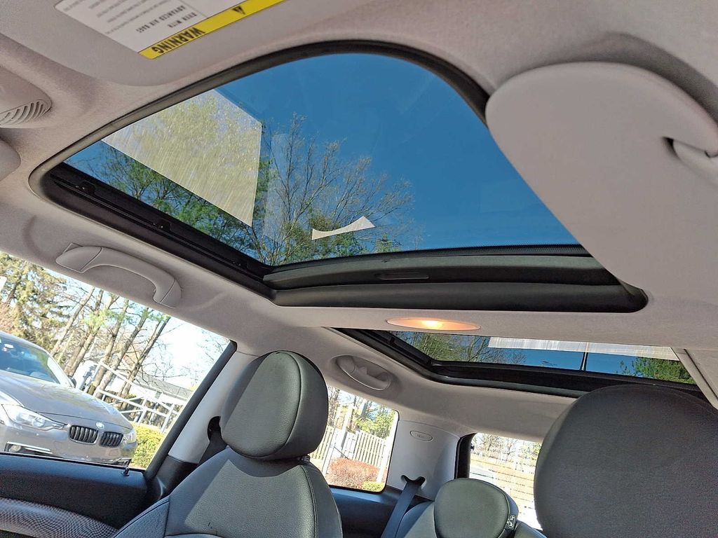 Thumbnail: 2010 MINI Cooper - 14