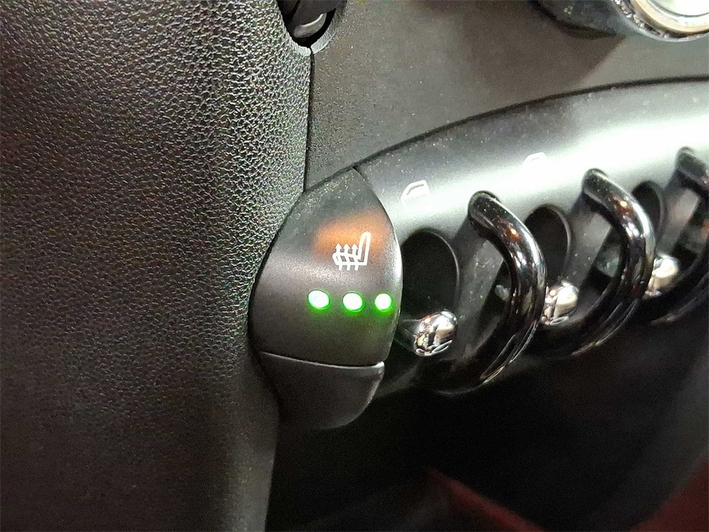 2013 MINI Cooper Base 23