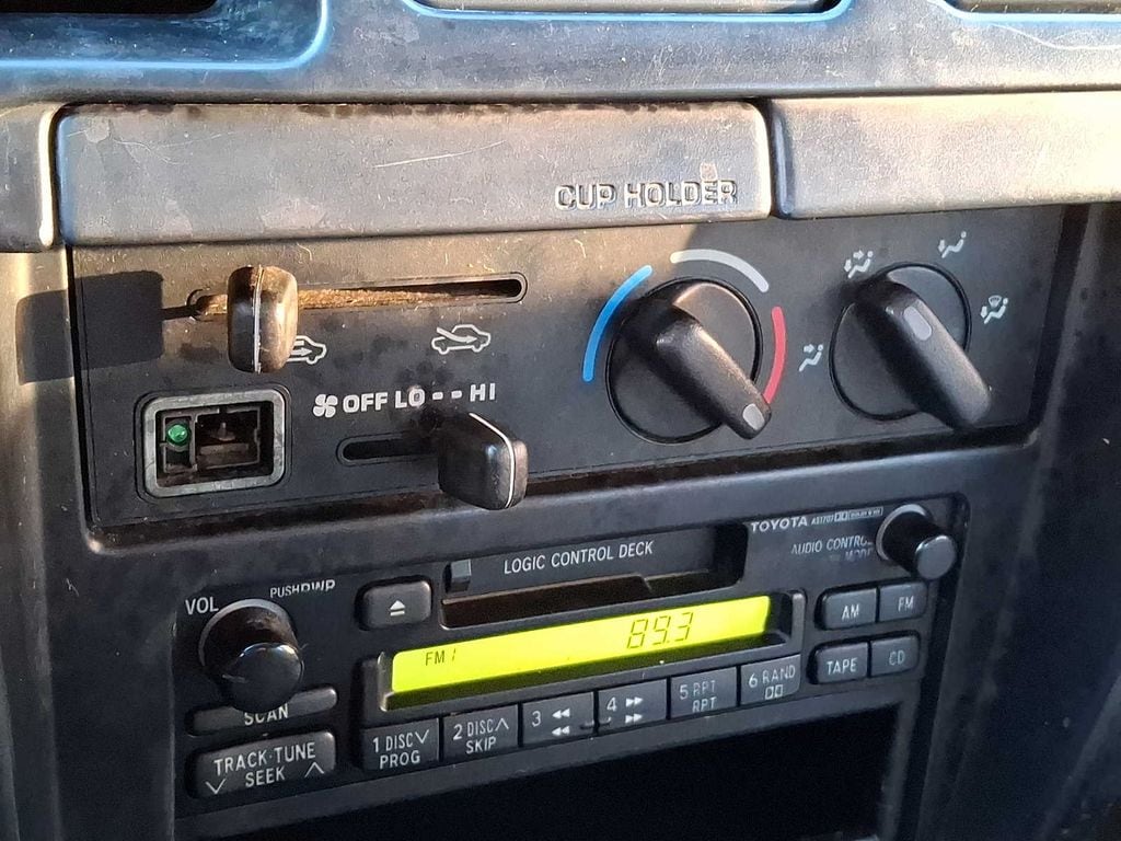 Thumbnail: 1998 Toyota 4Runner - 16