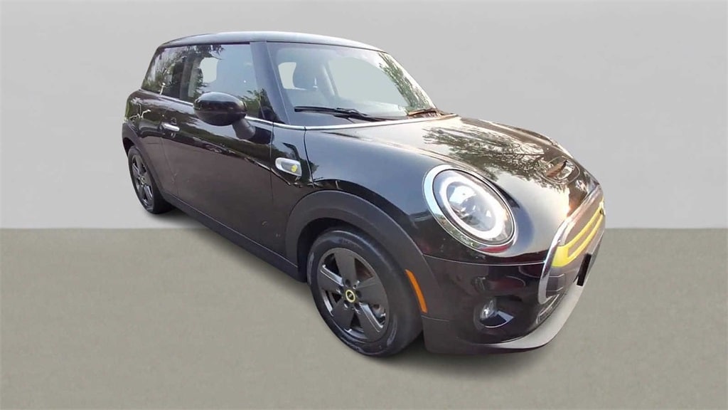 Used 2020 MINI Hardtop 2 Door SE with VIN WMWXP3C07L2M47521 for sale in Ramsey, NJ