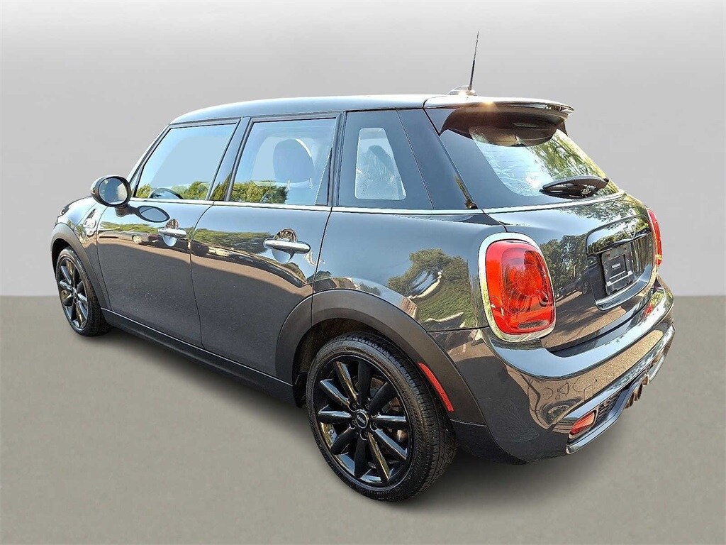 2018 Mini Cooper 4 Door Hardtop S photo 2