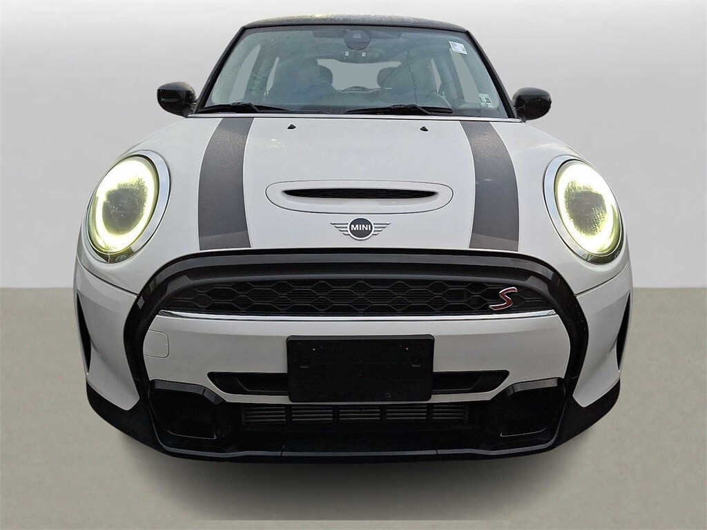 2023 Mini Cooper 2 Door Hardtop Signature photo 2