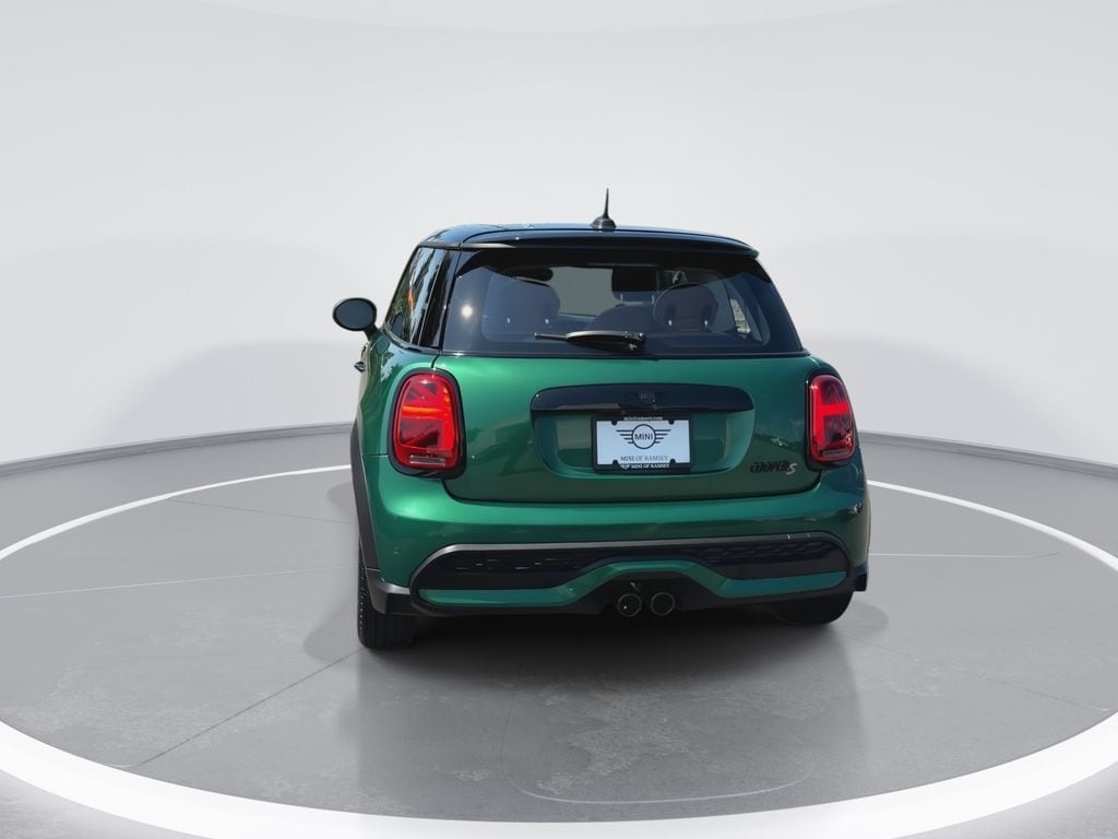 Thumbnail: 2022 MINI Cooper Hardtop - 3