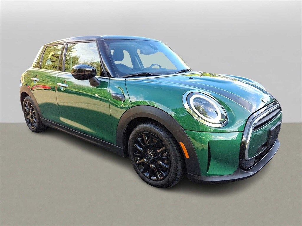 2022 Mini Cooper Signature photo 3
