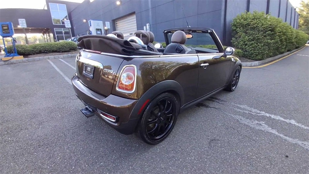 Thumbnail: 2011 MINI Cooper - 8