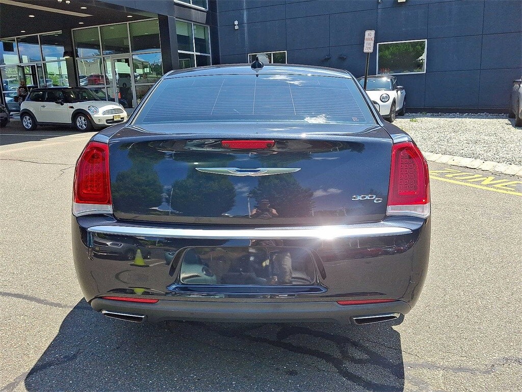 Thumbnail: 2018 Chrysler 300 - 23