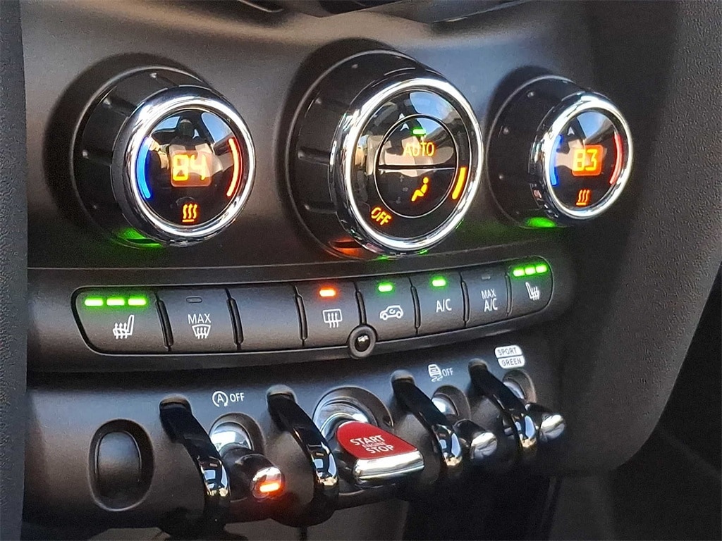 Thumbnail: 2023 MINI Cooper Hardtop - 17