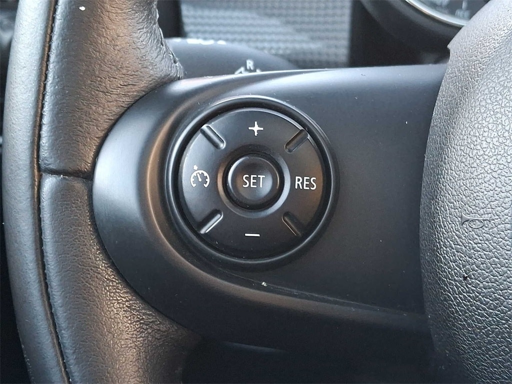 Thumbnail: 2015 MINI Cooper Hardtop - 19