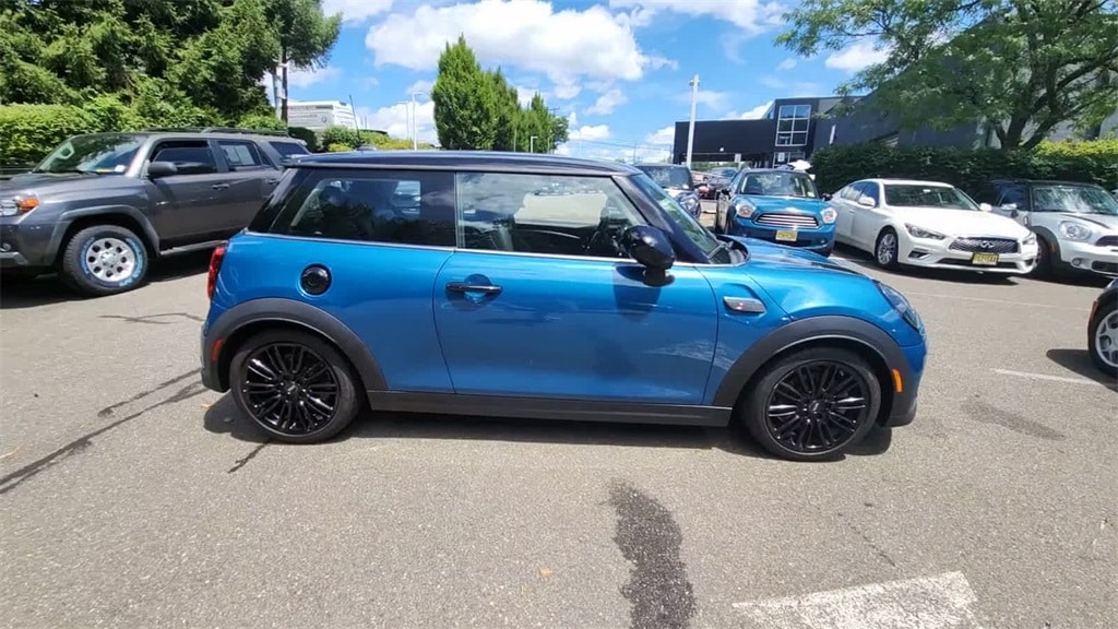 2022 MINI Cooper S 9