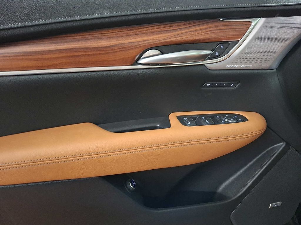 Thumbnail: 2024 Cadillac XT5 - 8