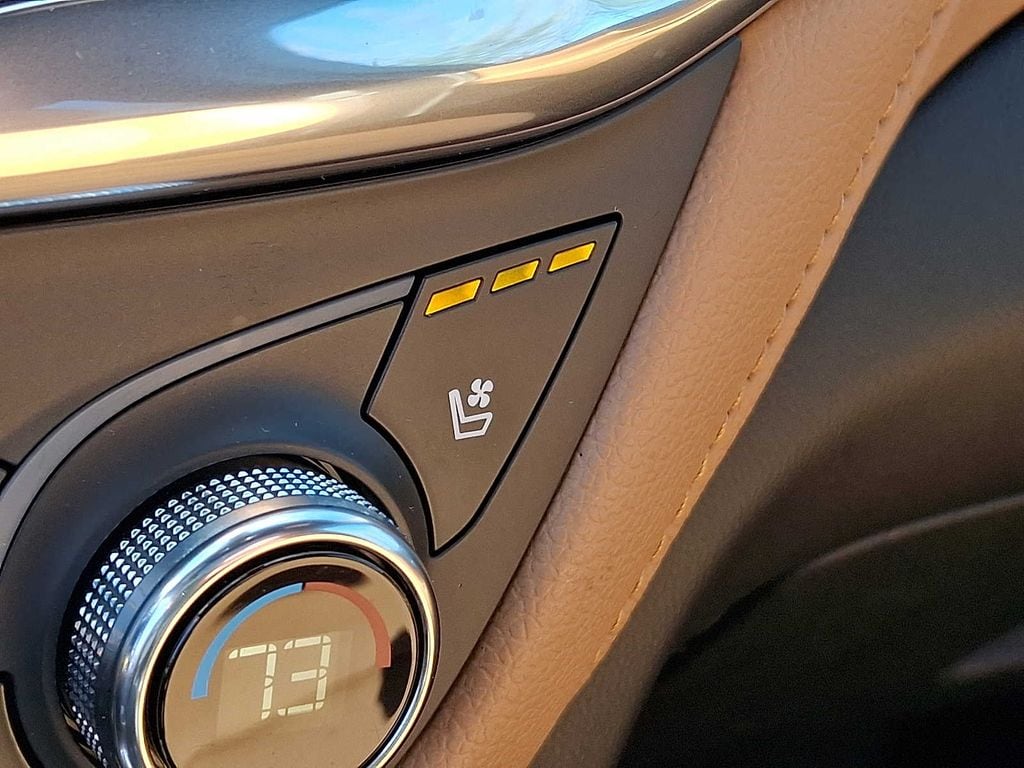 Thumbnail: 2020 Chevrolet Equinox - 23