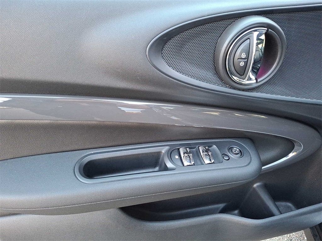 Thumbnail: 2017 MINI Cooper Clubman - 10