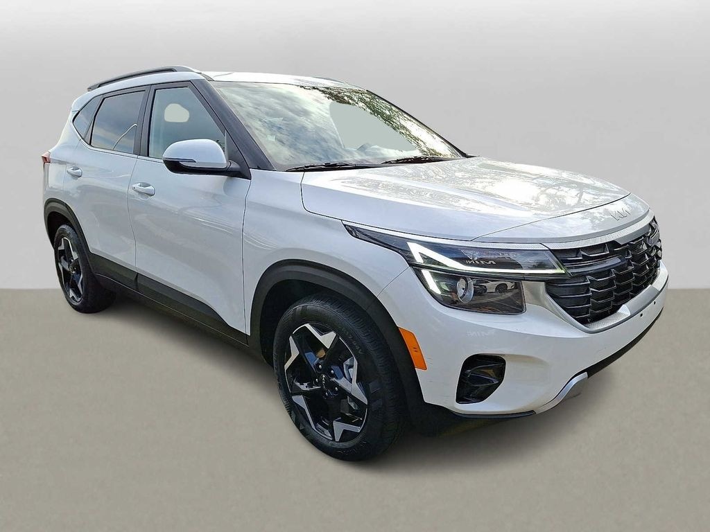 Used 2024 Kia Seltos EX SUV