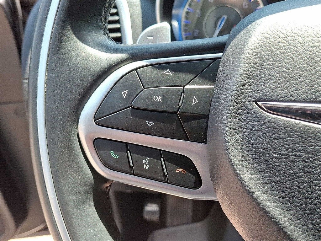 Thumbnail: 2018 Chrysler 300 - 17