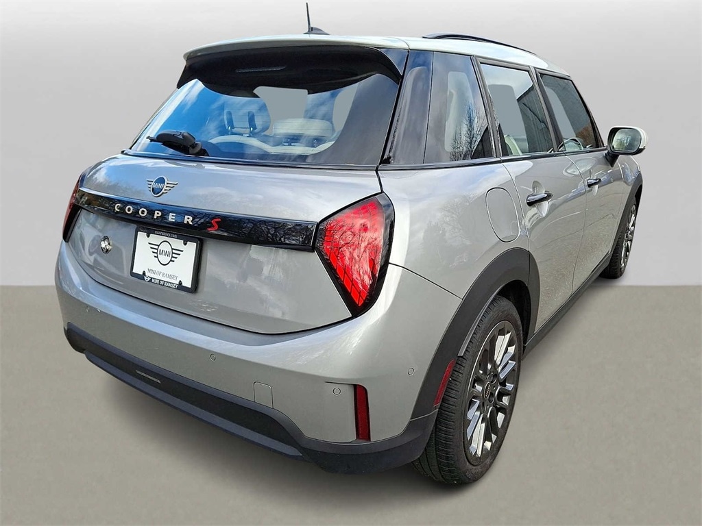 Thumbnail: 2025 MINI Cooper Hardtop - 5