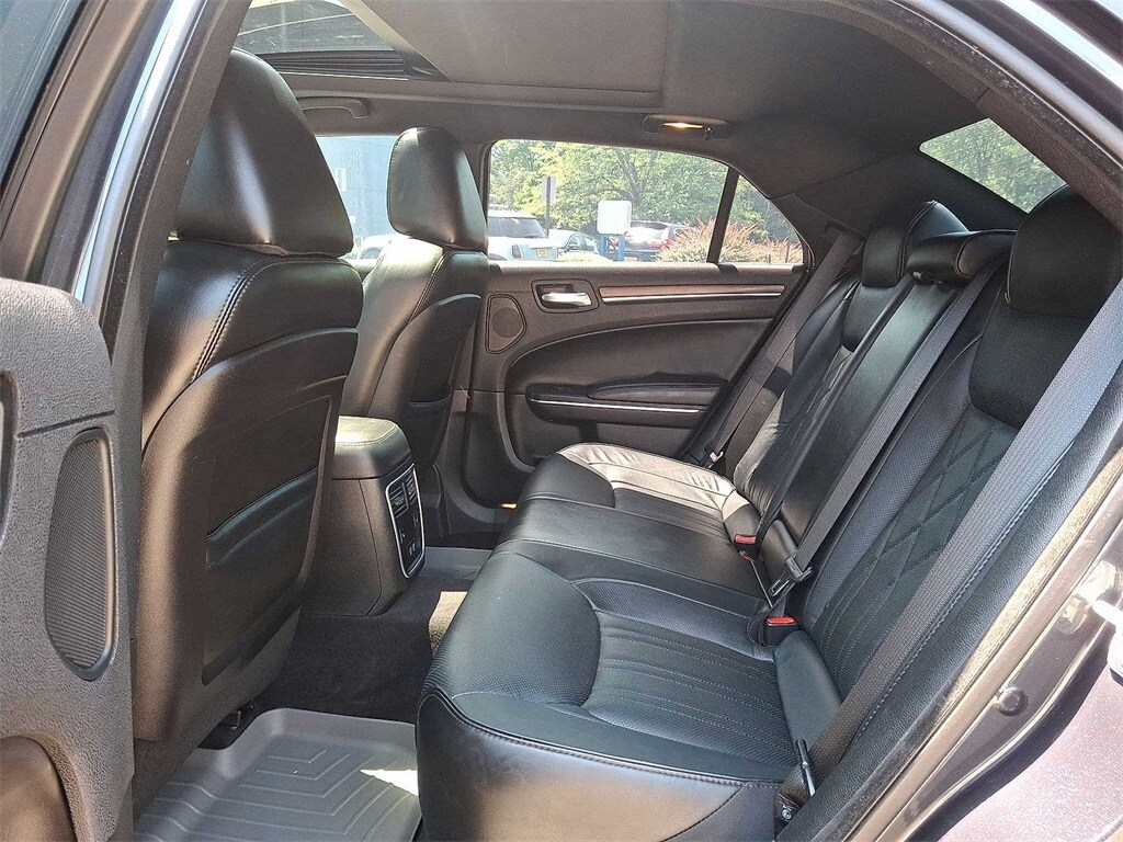 Thumbnail: 2018 Chrysler 300 - 20