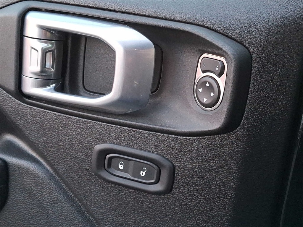 Thumbnail: 2021 Jeep Wrangler - 26