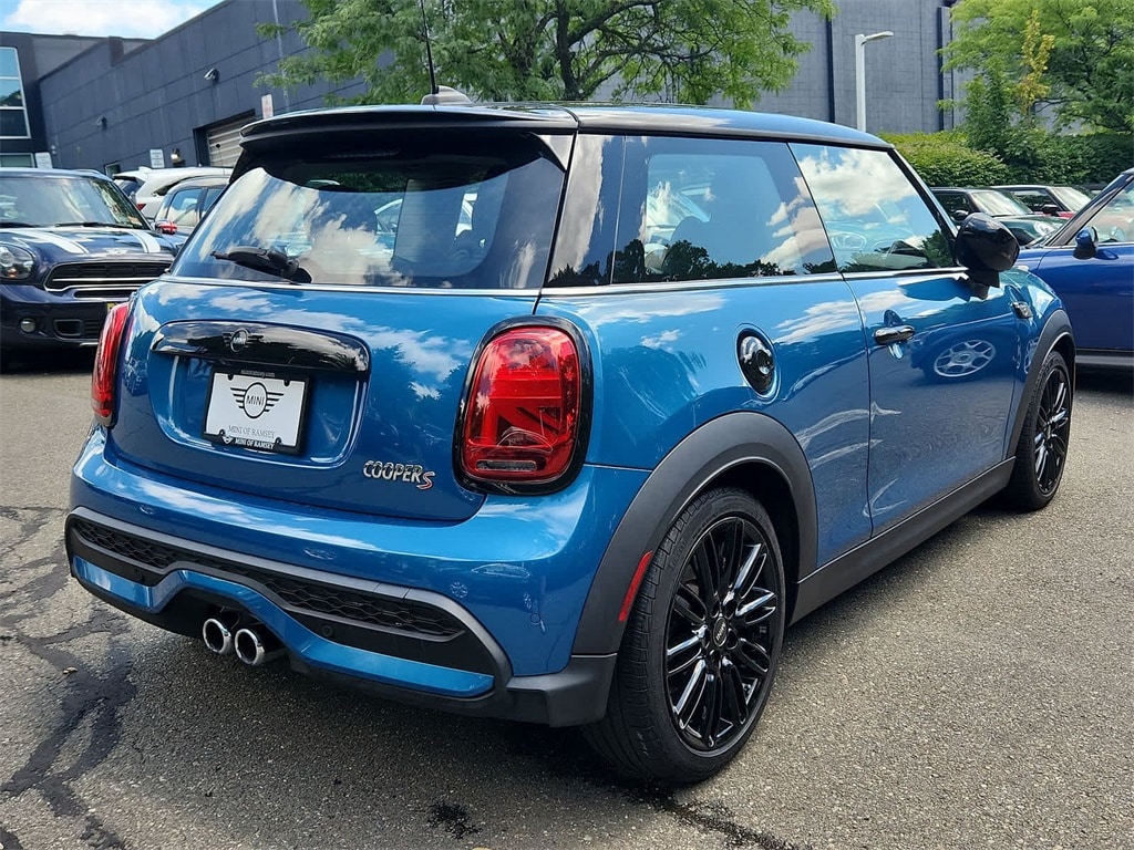 2022 MINI Cooper S 23