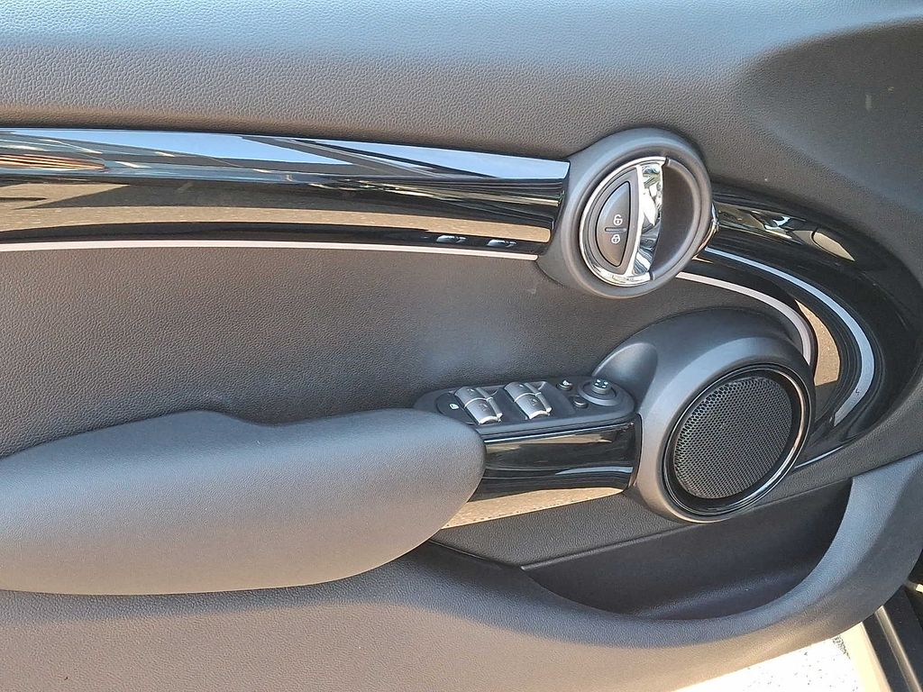 Thumbnail: 2024 MINI Cooper Hardtop - 9
