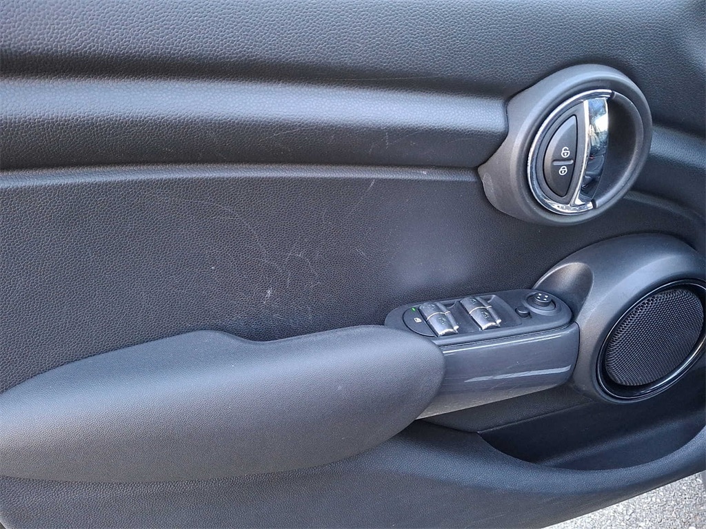 Thumbnail: 2020 MINI Cooper Hardtop - 10