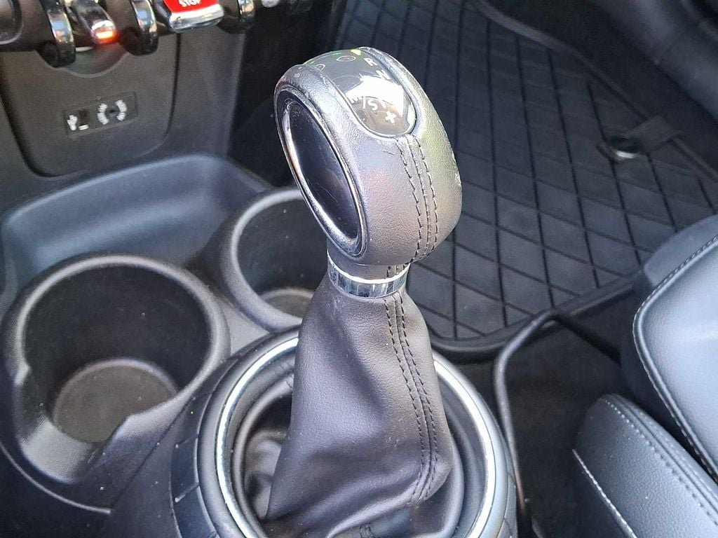 Thumbnail: 2017 MINI Cooper Hardtop - 12
