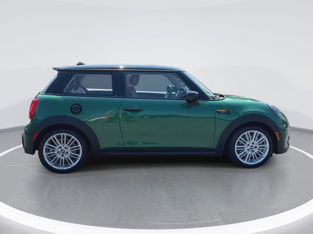 Thumbnail: 2022 MINI Cooper Hardtop - 5