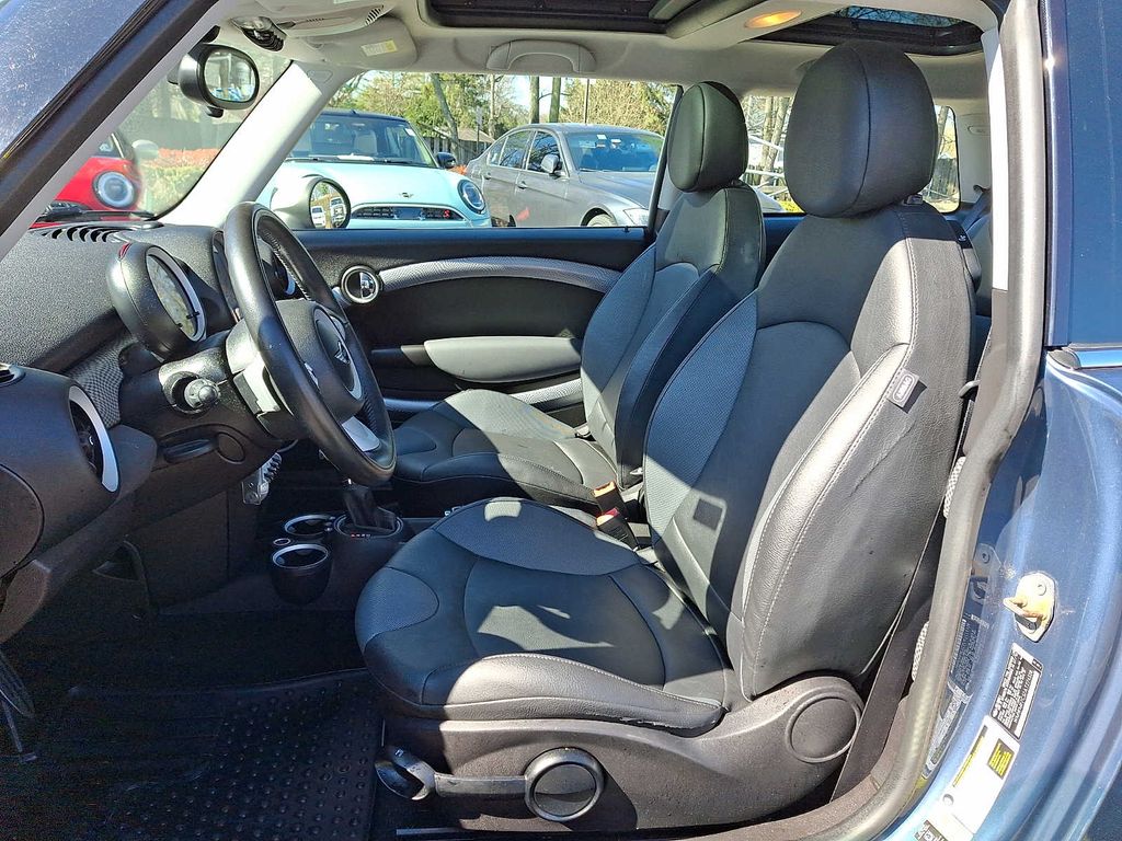 Thumbnail: 2010 MINI Cooper - 13