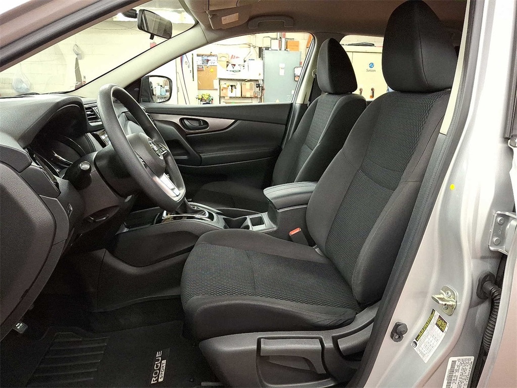 Thumbnail: 2018 Nissan Rogue Sport - 10
