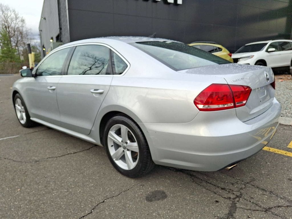 Thumbnail: 2013 Volkswagen Passat - 6