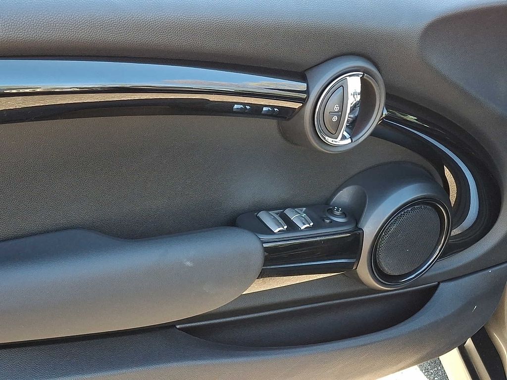 Thumbnail: 2019 MINI Cooper Convertible - 10