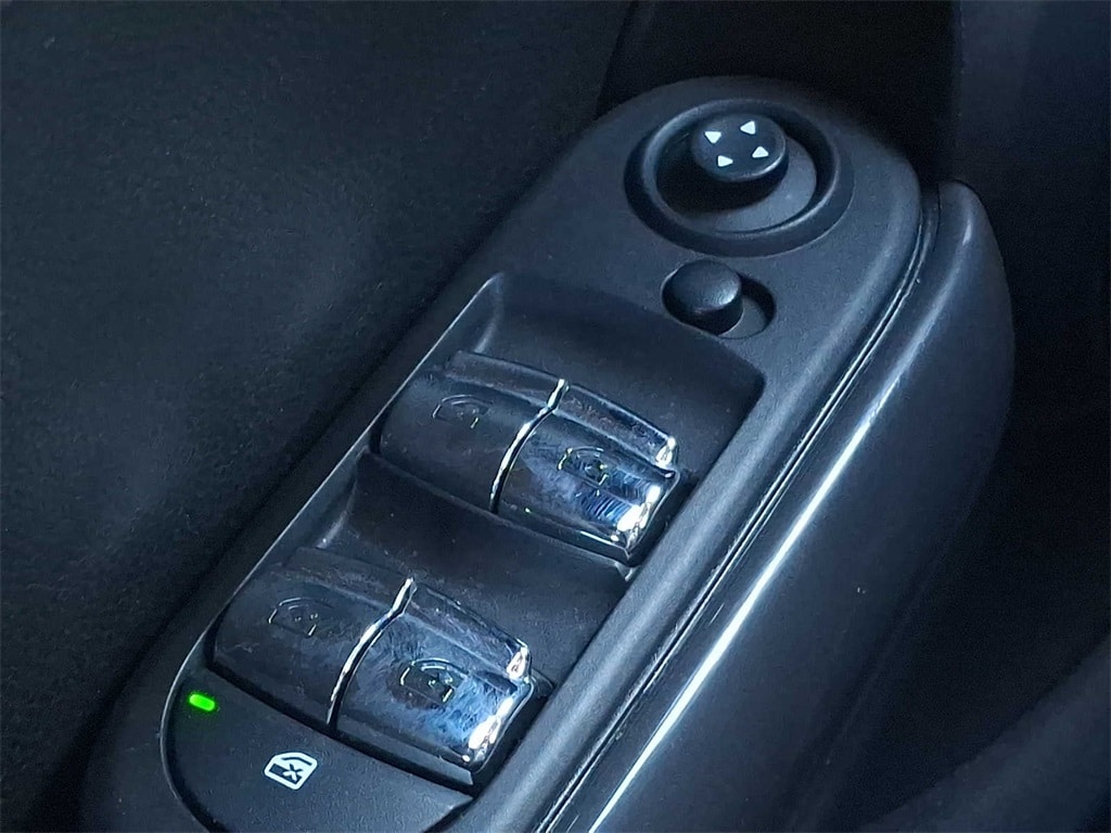 Thumbnail: 2020 MINI Cooper Hardtop - 24