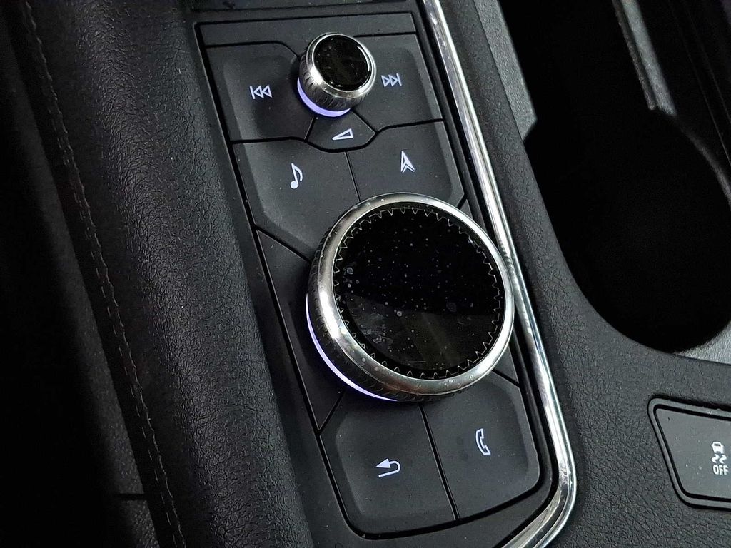 Thumbnail: 2024 Cadillac XT5 - 22