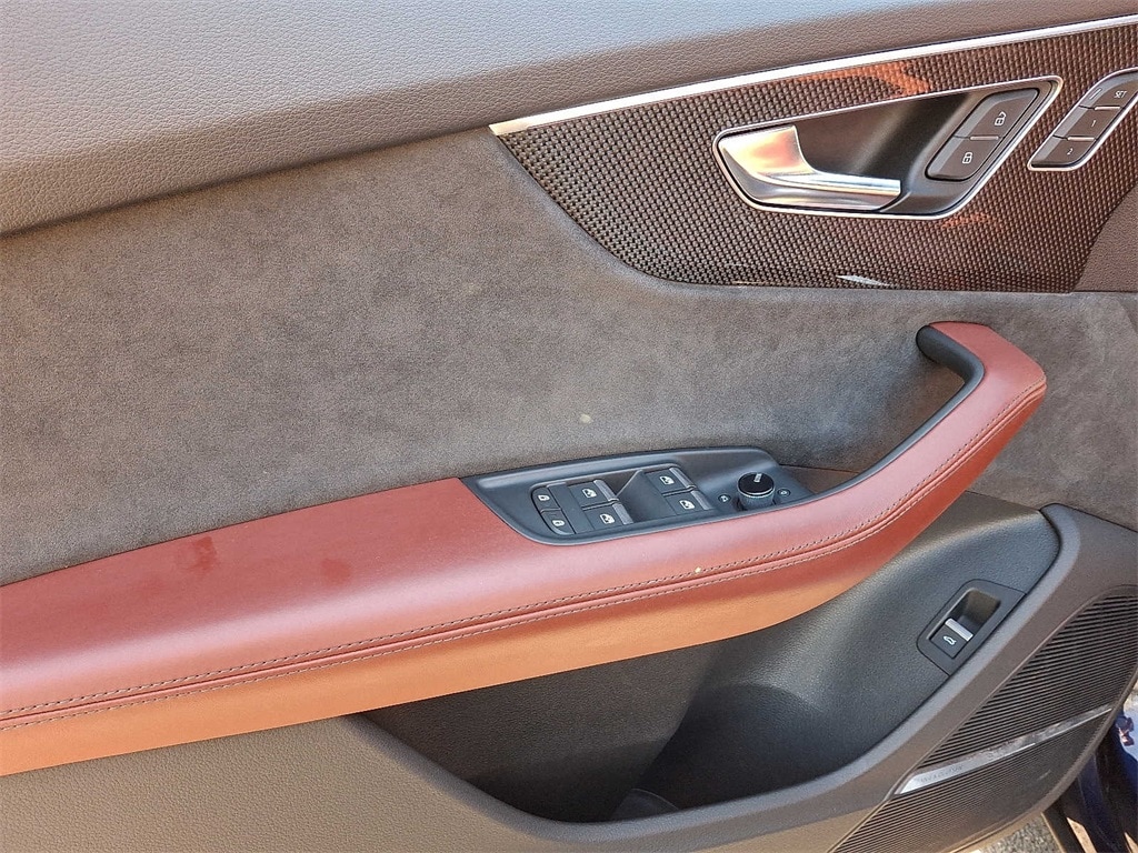 Thumbnail: 2022 Audi SQ8 - 9