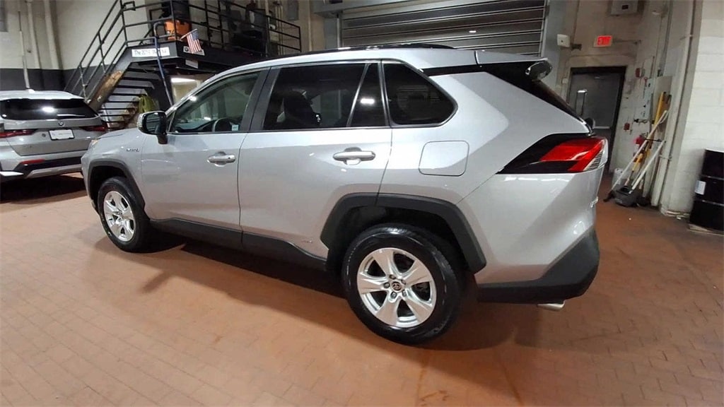 Thumbnail: 2021 Toyota RAV4 - 6