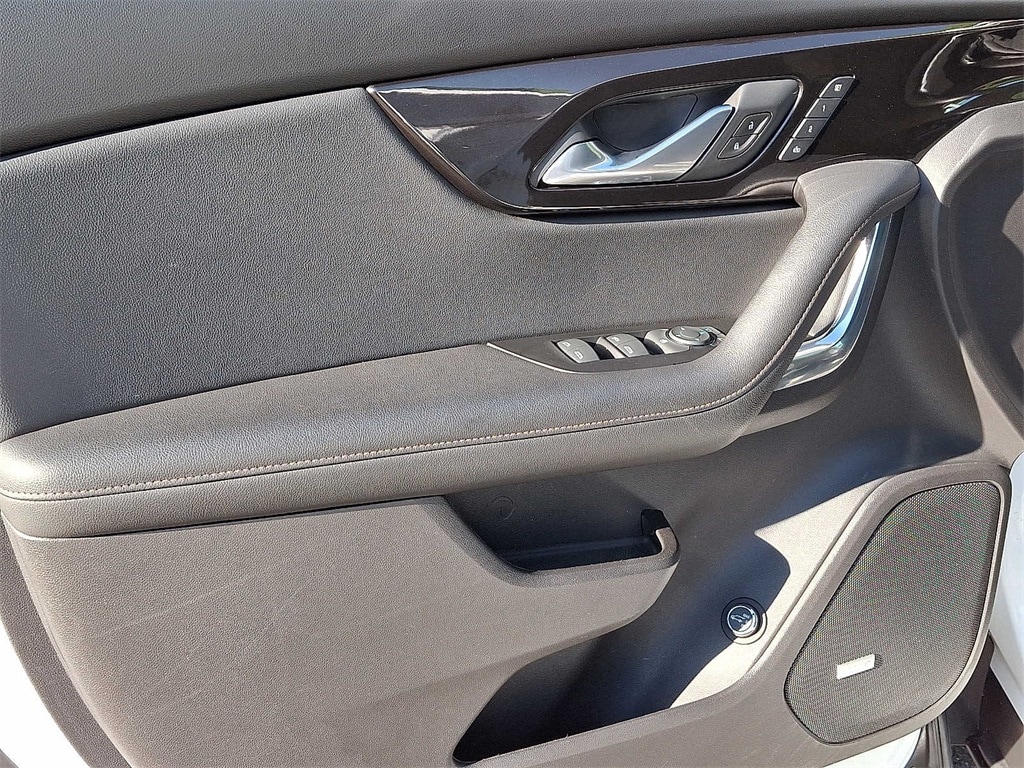 Thumbnail: 2019 Chevrolet Blazer - 12