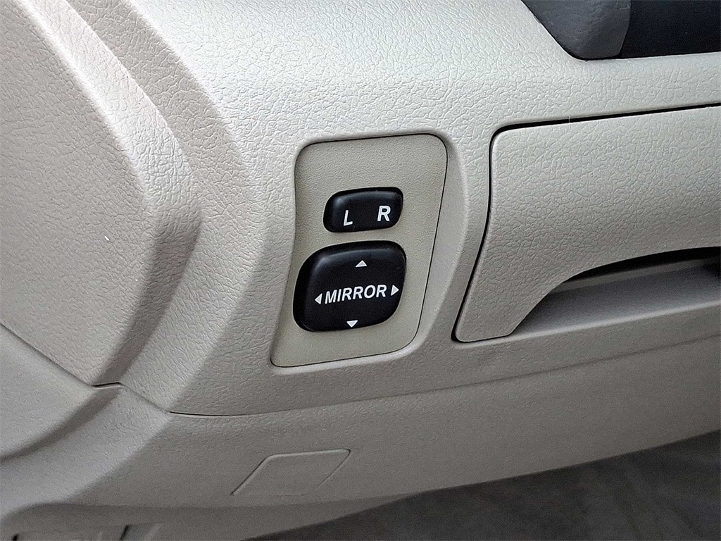 Thumbnail: 2008 Toyota Camry - 17