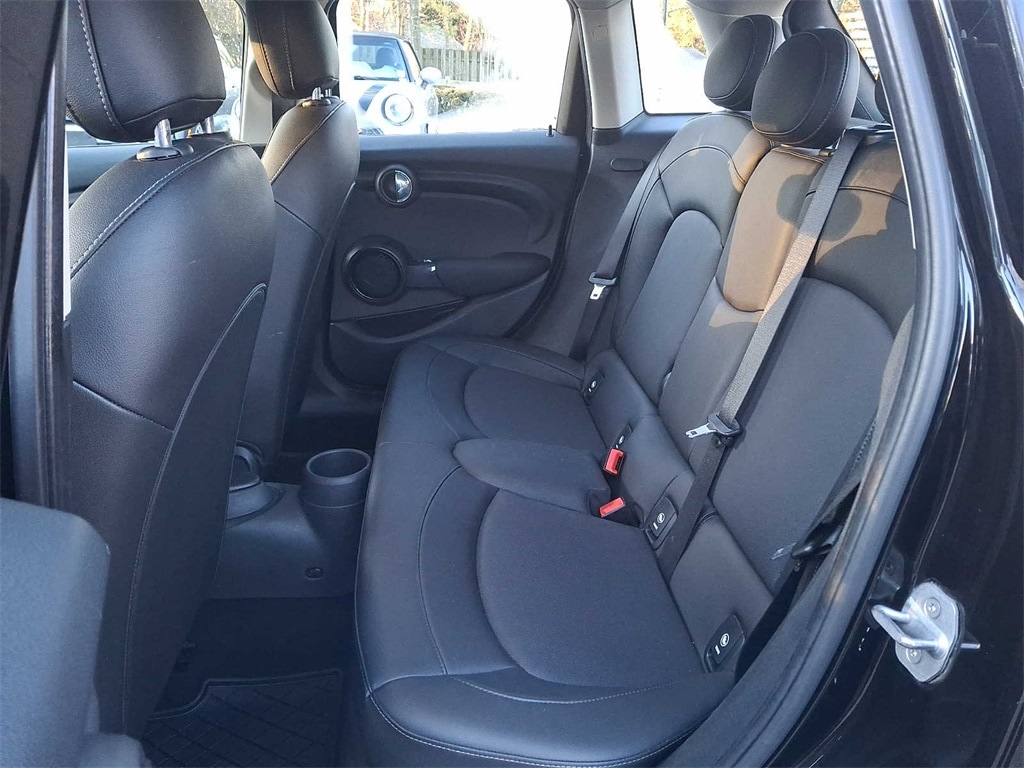 Thumbnail: 2020 MINI Cooper Hardtop - 9