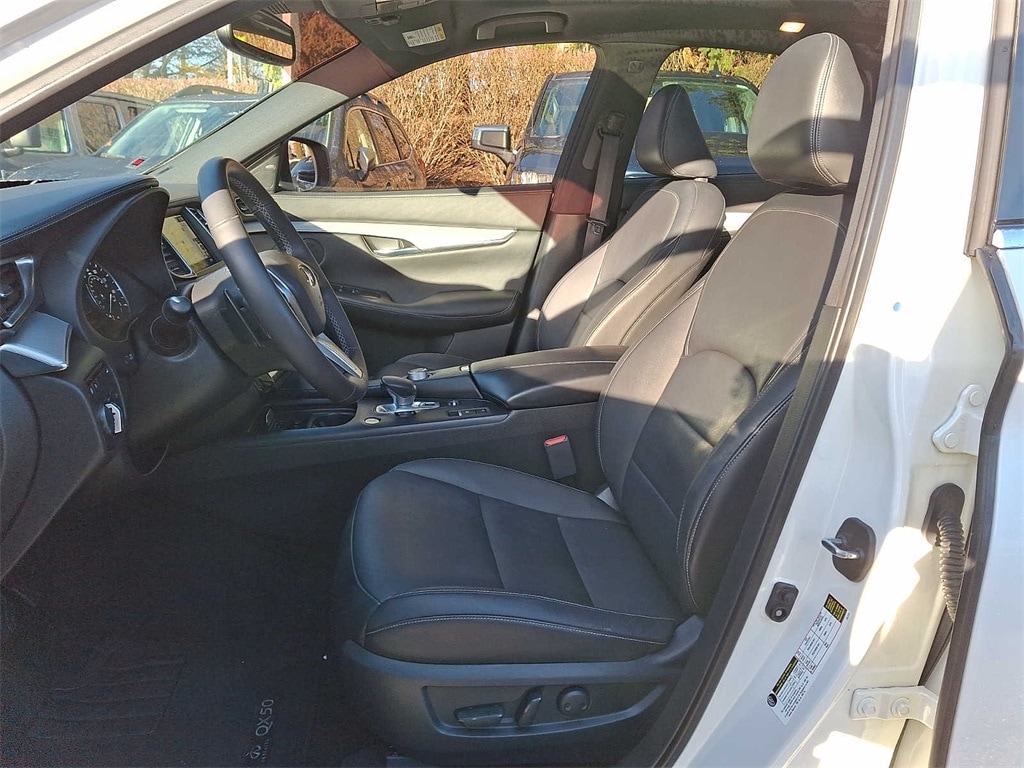 Thumbnail: 2020 INFINITI QX50 - 9